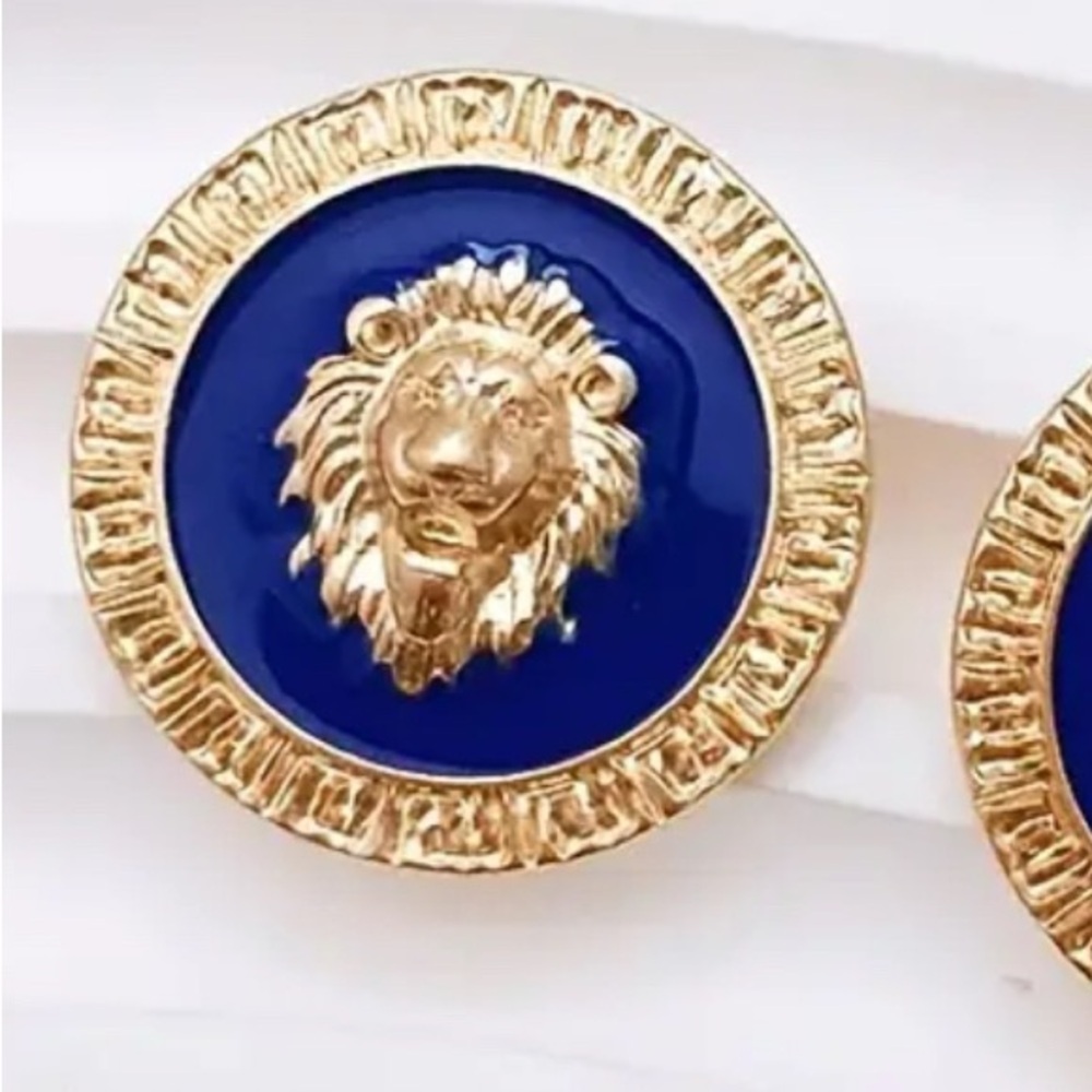 Gorgeous! Designer Inspired Lions Head Upscale Earrings Navy - Picture 2 of 2